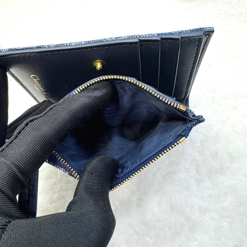 迪奧24單寧短夾DIOR牛仔藍緹花布30 Montaigne Dahlia Wallet對開短夾S2197UDCE-7