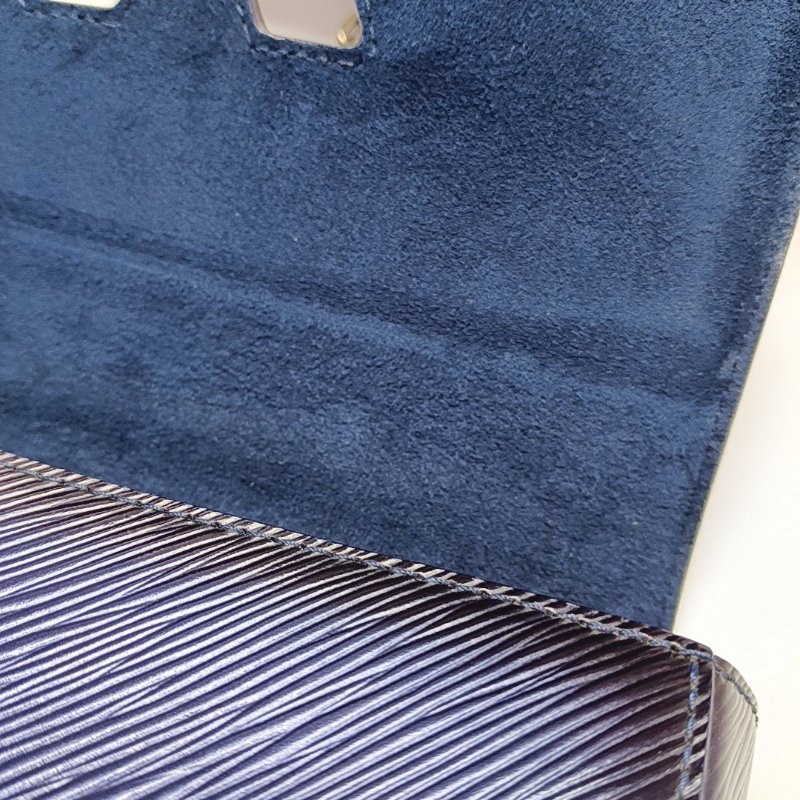 LOUIS VUITTON TWIST中號深藍色EPI牛皮水波紋斜挎包單肩包銀色五金可拆卸肩帶-8