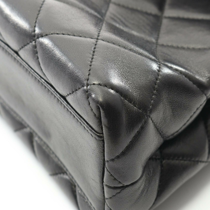 香奈兒 (CHANEL) 絎縫鏈條肩背斜背包，羊皮材質，黑色，金色五金，二手 CC-5