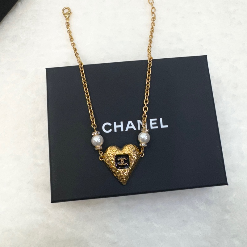香奈兒黑金熔岩choker Chanel 23K金色復古愛心琺瑯熔岩珍珠項鍊-1