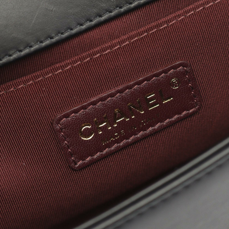 香奈兒 Boy Chanel 人字紋 V 字縫線鏈肩背包，黑色皮革，金色五金，二手-3