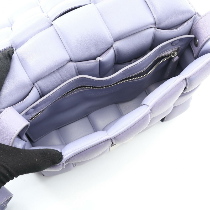 BOTTEGA VENETA 帶襯墊 Cassette Intrecciato 單肩斜背包 皮革 紫色-2