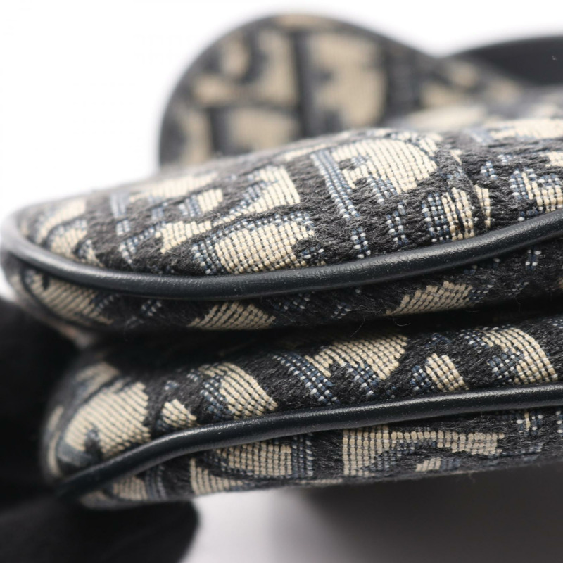 Christian Dior 迷你馬鞍斜背包，提花皮革，米色、海軍藍、黑色-4