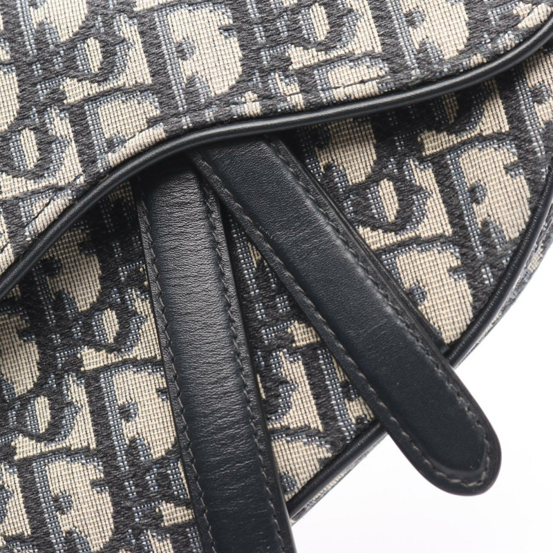 Christian Dior 迷你馬鞍斜背包，提花皮革，米色、海軍藍、黑色-8