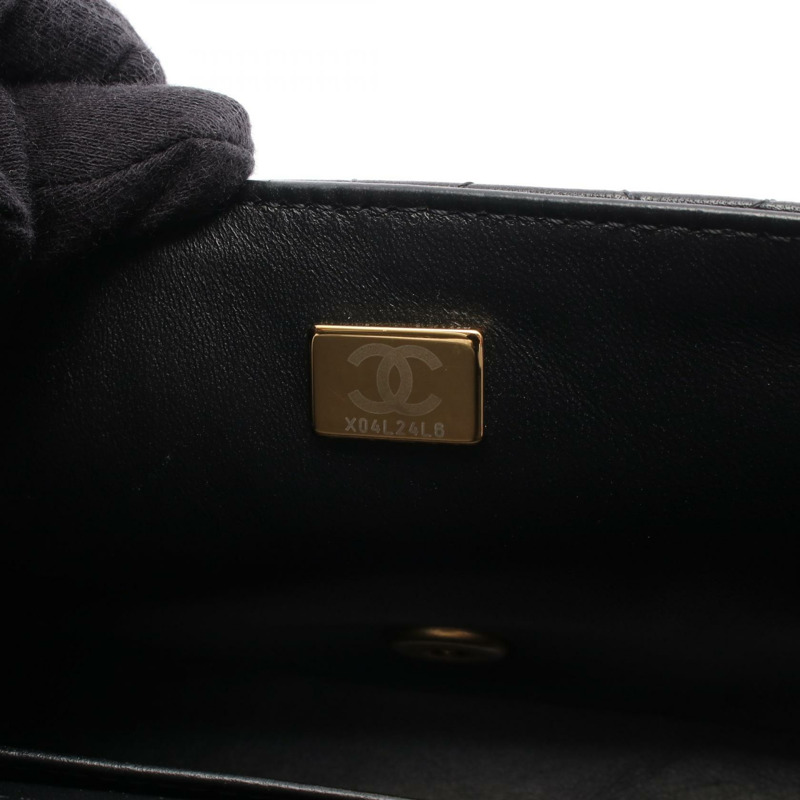 香奈兒 (CHANEL) 絎縫鏈條肩背斜背包，羊皮材質，黑色，金色五金，二手 CC-4