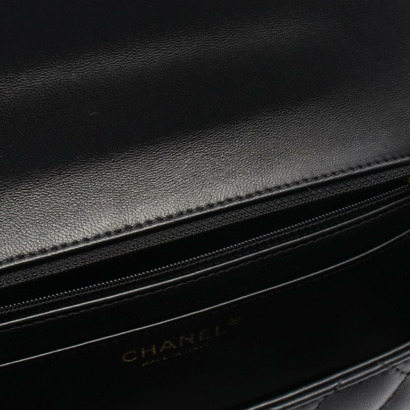 香奈兒 (CHANEL) 絎縫鏈條肩背斜背包，羊皮材質，黑色，金色五金，二手 CC-6