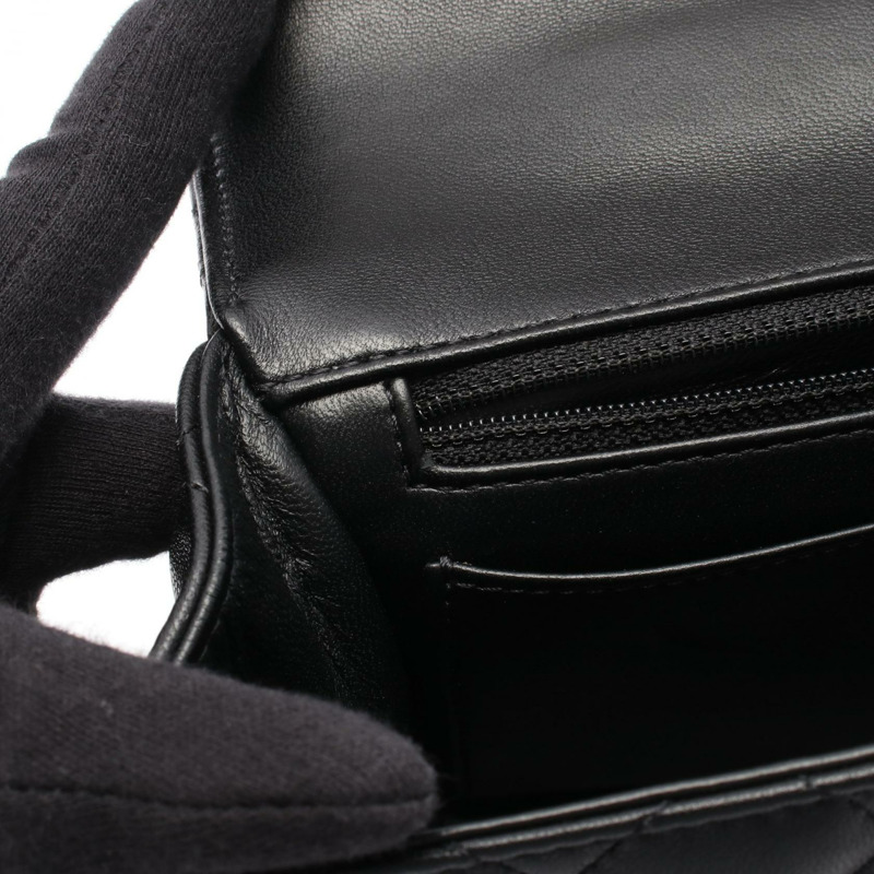 香奈兒 (CHANEL) 絎縫鏈條肩背斜背包，羊皮材質，黑色，金色五金，二手 CC-7