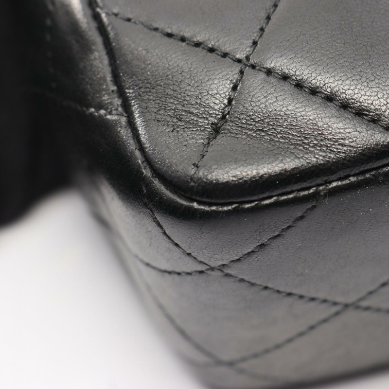 香奈兒 (CHANEL) 迷你絎縫 20 鏈條肩背斜背包，黑色皮革，金色五金，二手 CC-5