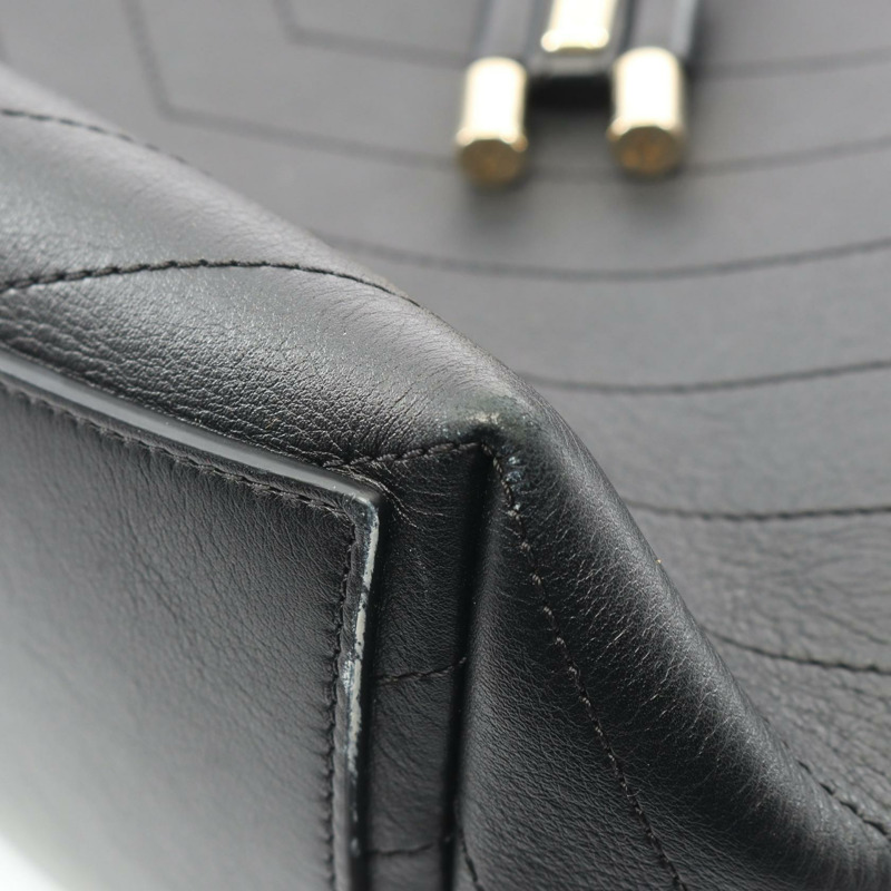 香奈兒 V 字縫鏈條雙肩包，羊皮材質，黑色，金色五金，二手，女士，CC 標誌，Coco Mark-6