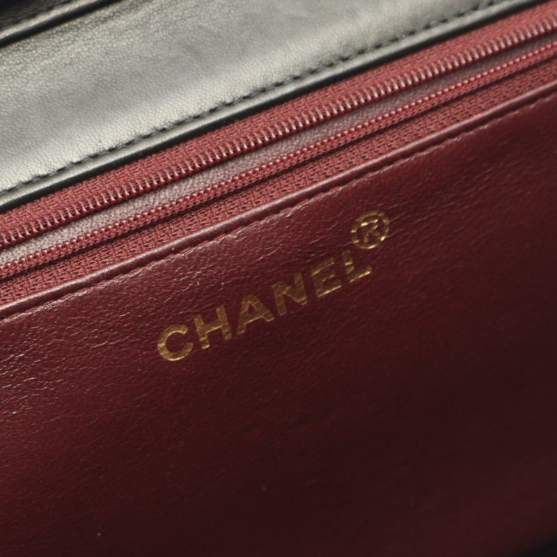 香奈兒 (CHANEL) 絎縫鏈條肩背包，羊皮材質，黑色，金色五金，二手，女士 CC-3