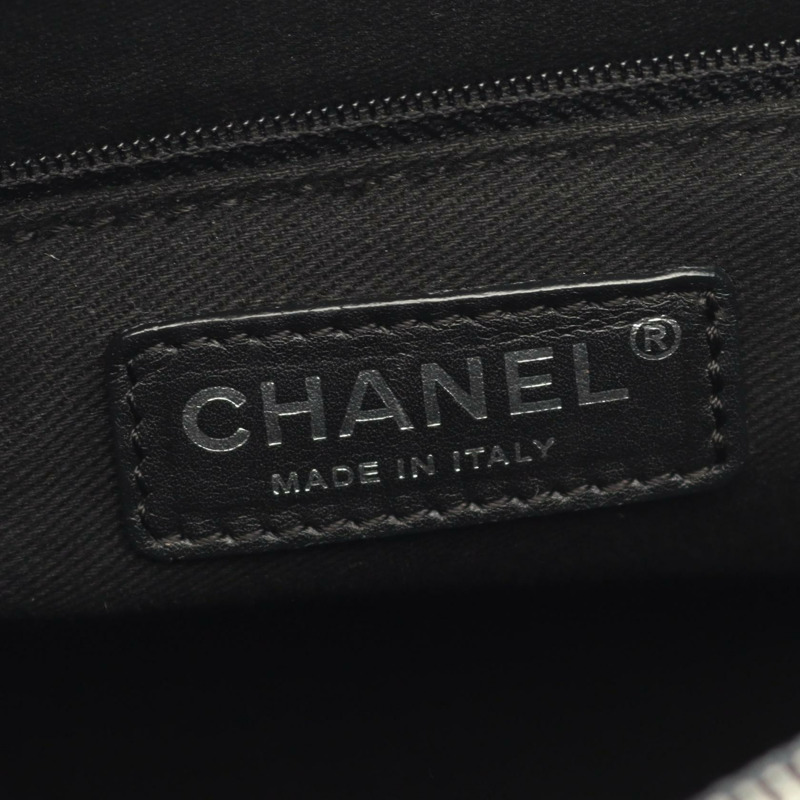 香奈兒 (CHANEL) Matelasse Grand Shopping GST 鏈條肩背包，黑色皮革，銀色金屬扣-3