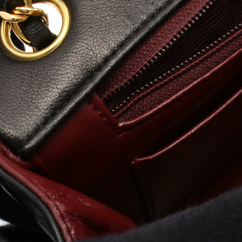 香奈兒 Mademoiselle 鏈條肩背包，羊皮材質，黑色，金色五金，二手，女士 CC-5