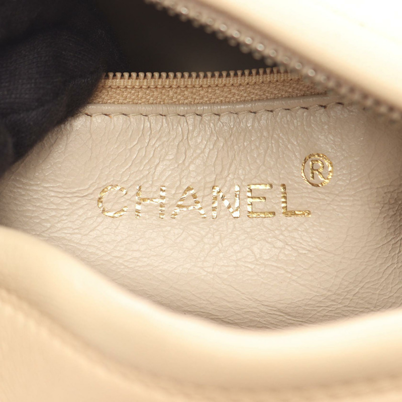 香奈兒三重 COCO 標誌鏈條肩背斜背包，羊皮，米色，金色五金，二手-3