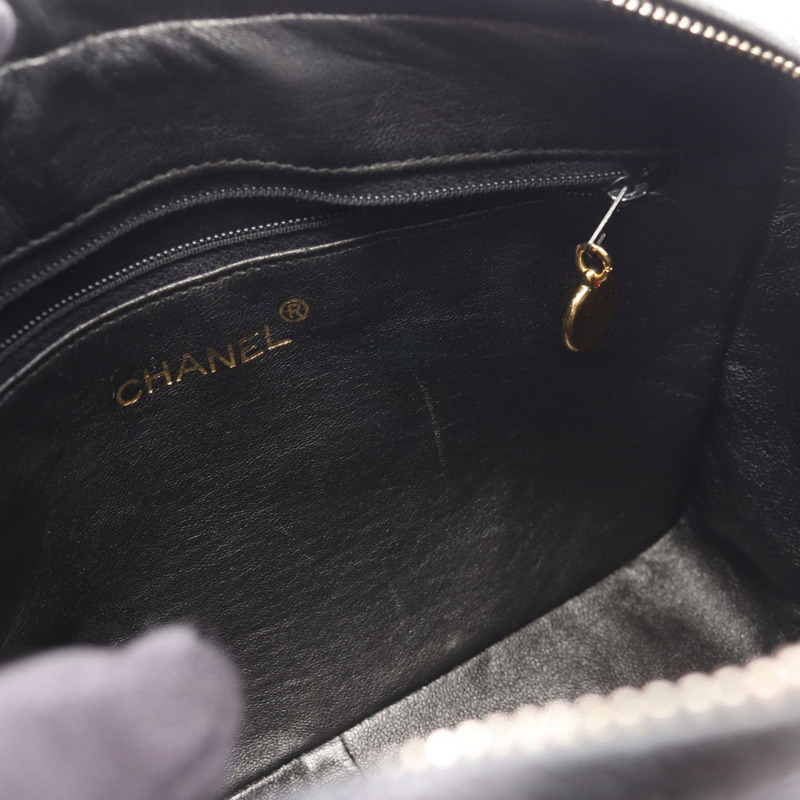 香奈兒 (CHANEL) Matelasse 鏈條肩背斜背包，黑色小牛皮，金色五金，二手 CC-5