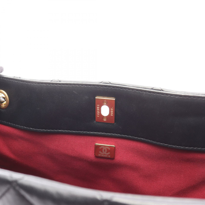 香奈兒 (CHANEL) 絎縫鏈條肩背包，羊皮材質，黑色，金色五金，二手，女士款 CC-6