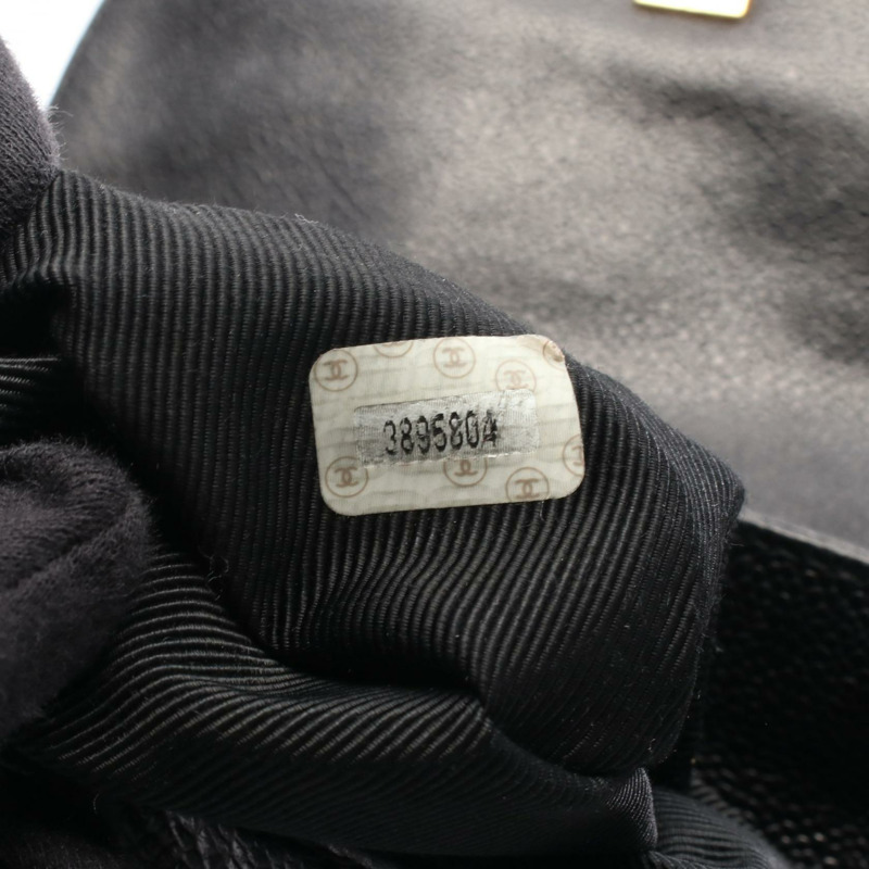 香奈兒 (CHANEL) Triple COCO Mark 雙肩包，黑色小牛皮材質，二手女款，金色五金配件-4