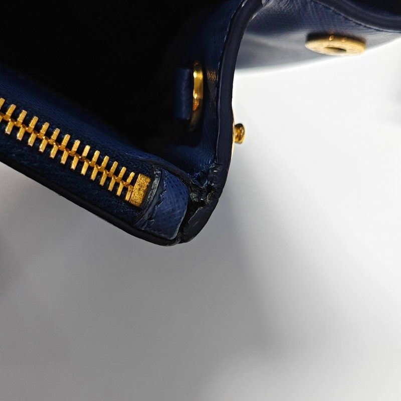 PRADA Galleria大號深藍色牛皮徽標十字紋殺手包單肩包手提包斜挎包金色五金可拆卸肩帶-15