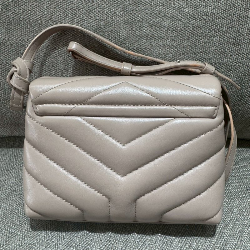 SAINT LAURENT奶茶色扣式斜背包-4