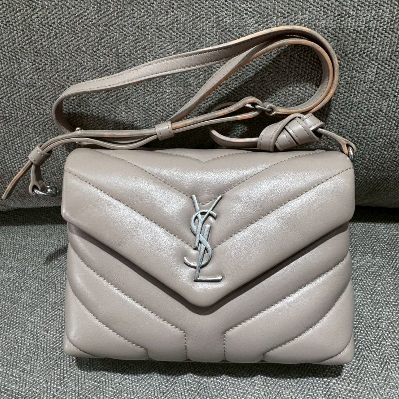 SAINT LAURENT奶茶色扣式斜背包-13