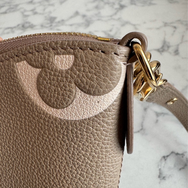 LV M13224斑鳩灰腋下半月包 超美✨✨-29