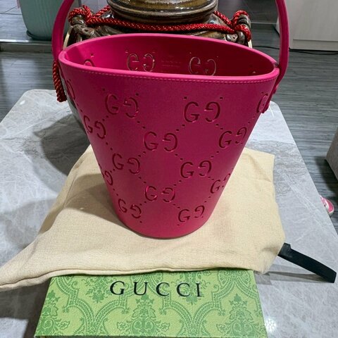 GUCCI水桶手拿包