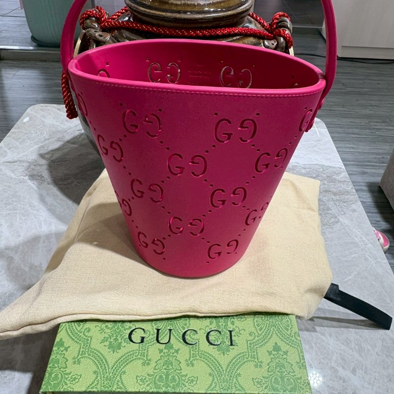 GUCCI水桶手拿包-0