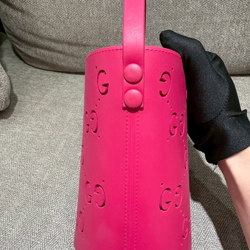 GUCCI水桶手拿包-11