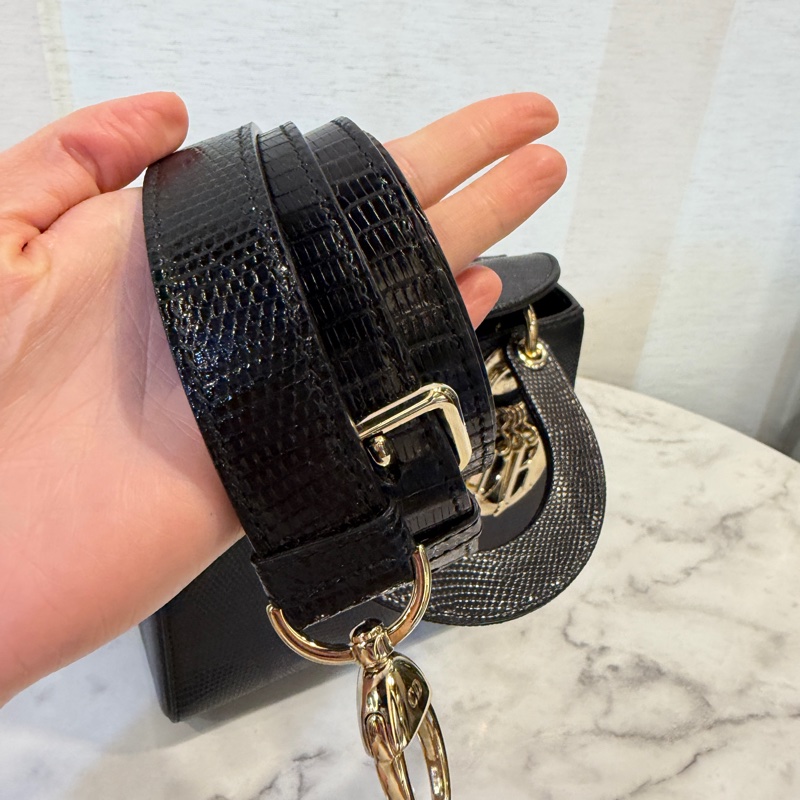 Dior 黑蜥蜴皮淡金釦Lady Dior小號手提斜背包-14