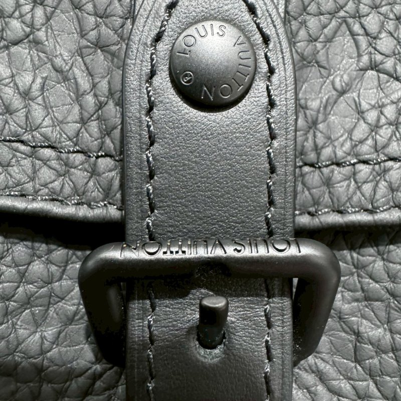 LV Christopher XS 雙肩包經典側肩背包-8