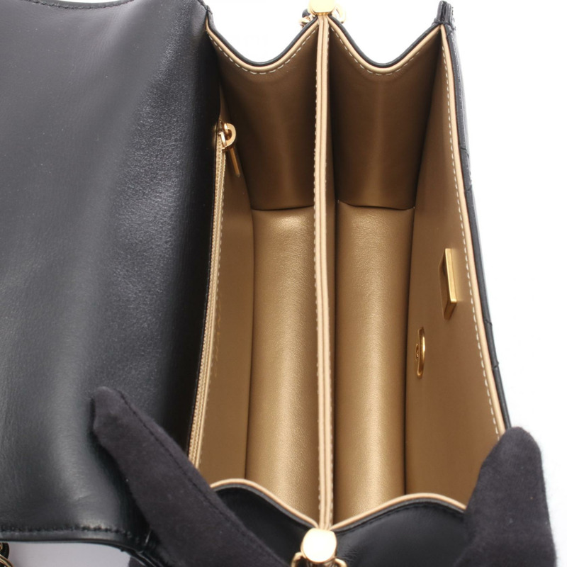 香奈兒 (CHANEL) 絎縫鏈條肩背斜背包，黑色皮革，金色五金，二手，女士 CC-2