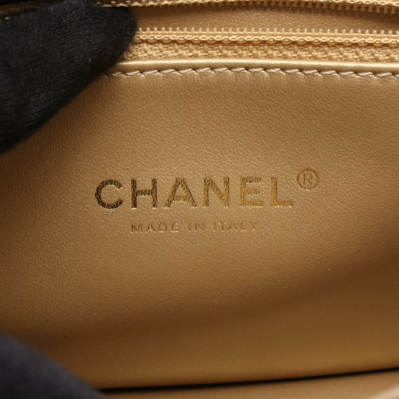 香奈兒 (CHANEL) 絎縫鏈條肩背斜背包，黑色皮革，金色五金，二手，女士 CC-3