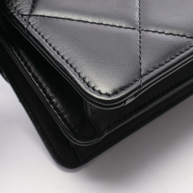 香奈兒 (CHANEL) 絎縫鏈條肩背斜背包，黑色皮革，金色五金，二手，女士 CC-6