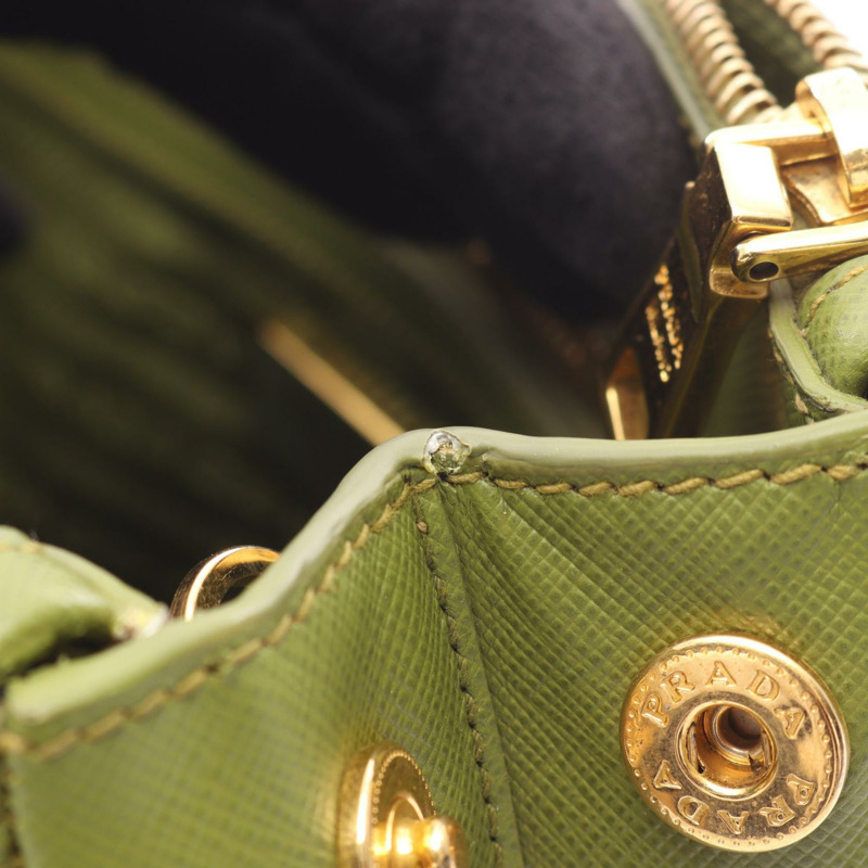 PRADA SAFFIANO LUX Galleria 肩挎斜背包，卡其色皮革，帶品牌標誌，二手-4