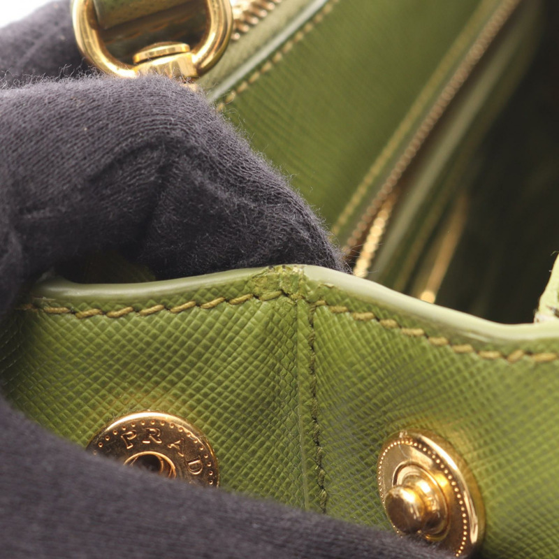 PRADA SAFFIANO LUX Galleria 肩挎斜背包，卡其色皮革，帶品牌標誌，二手-6