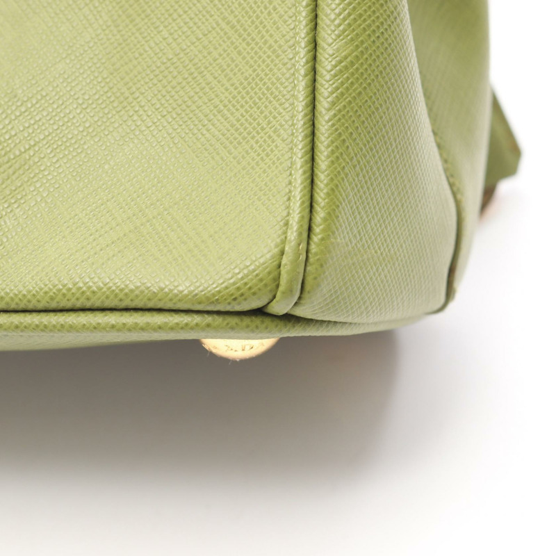 PRADA SAFFIANO LUX Galleria 肩挎斜背包，卡其色皮革，帶品牌標誌，二手-11