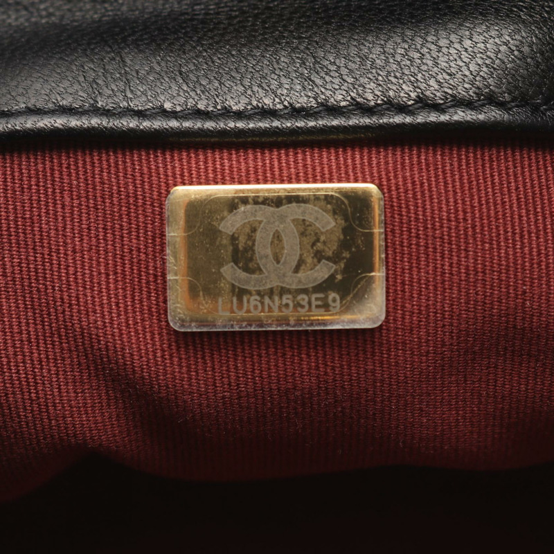 香奈兒 (CHANEL) 絎縫鏈條肩背包，黑色皮革，金色五金，二手，女士 Coco CC-4