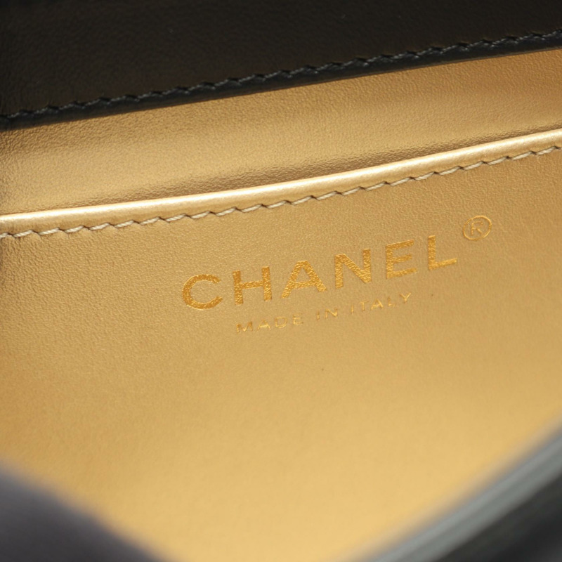 香奈兒 (CHANEL) 絎縫鏈條肩背斜背包，羊皮材質，黑色，金色五金，二手 CC-3