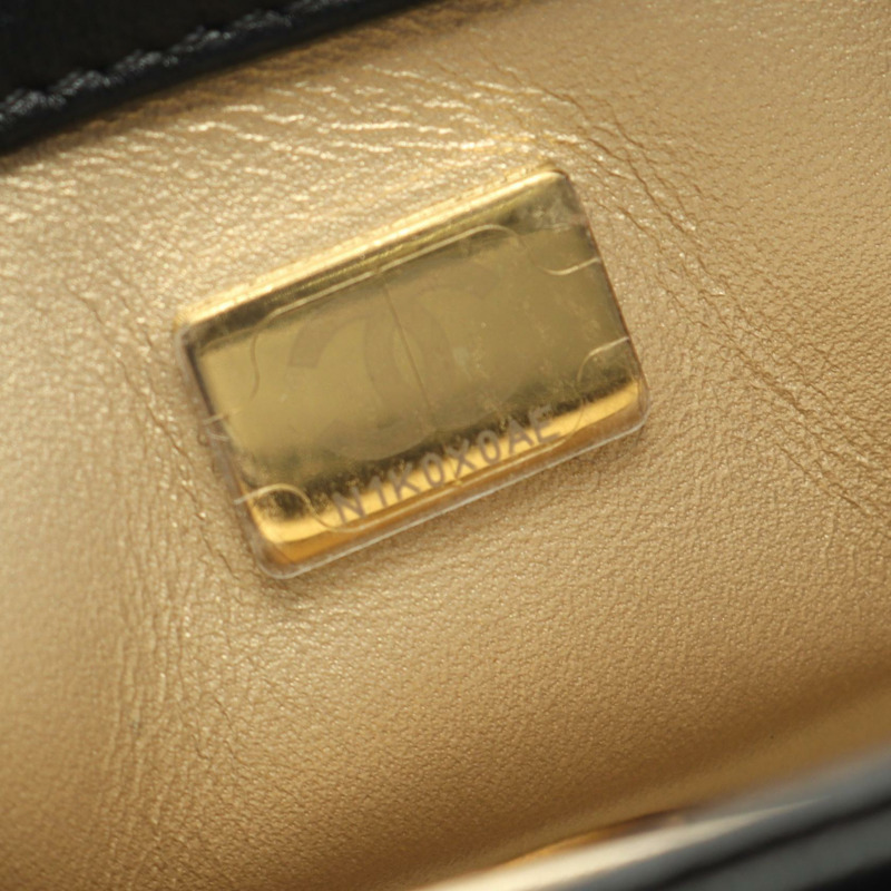 香奈兒 (CHANEL) 絎縫鏈條肩背斜背包，羊皮材質，黑色，金色五金，二手 CC-4