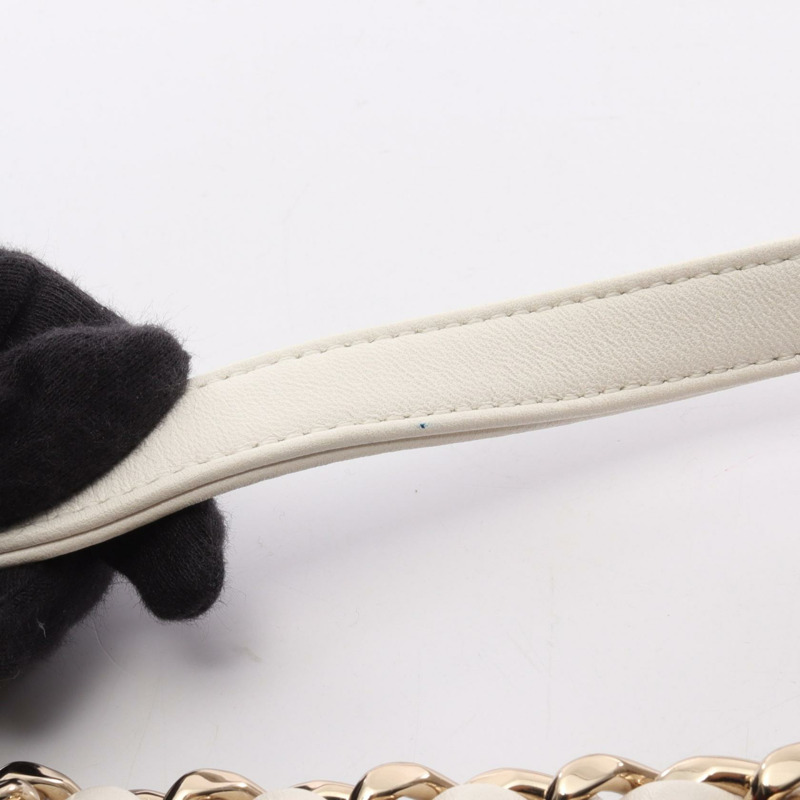 香奈兒 (CHANEL) 絎縫鏈條肩背斜背化妝包，羊皮材質，白色，金色五金，二手-10