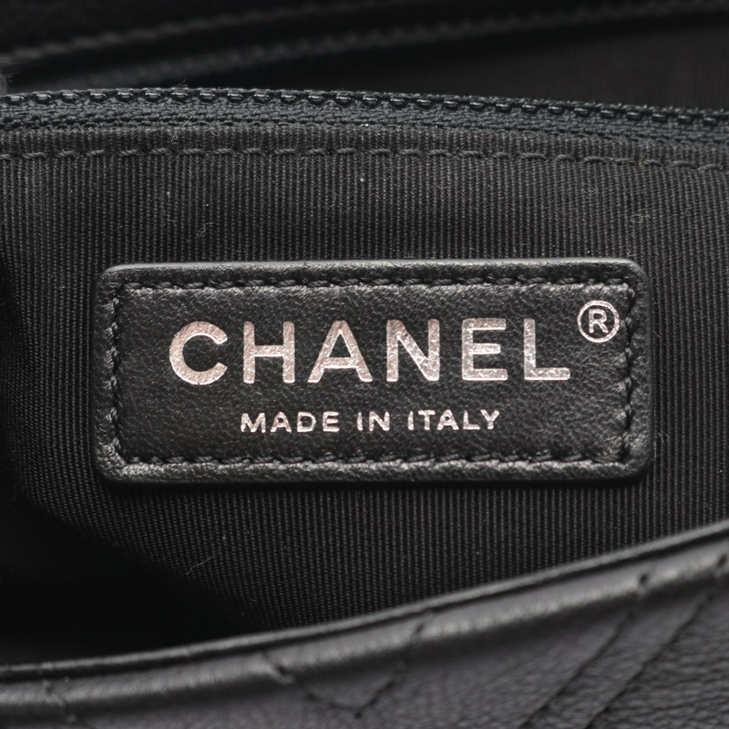 香奈兒 V 字縫線人字紋肩背包，粒面小牛皮，黑色，二手，女士，帶五金配件-3