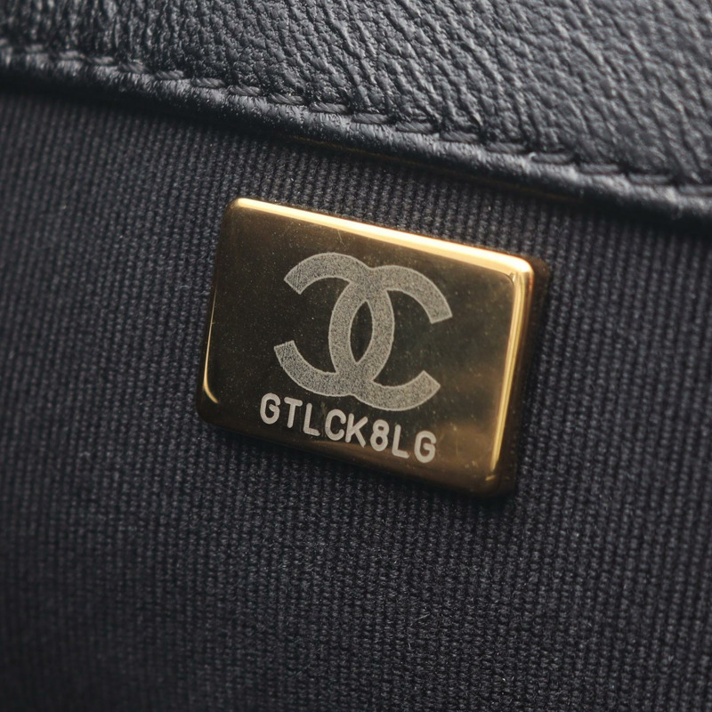 香奈兒 (CHANEL) Matelasse Chian 羊皮肩斜背包，黑色，金色五金，二手 CC-4