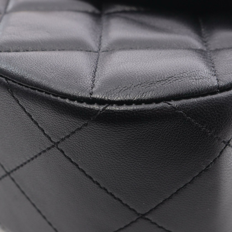 香奈兒 (CHANEL) Matelasse Chian 羊皮肩斜背包，黑色，金色五金，二手 CC-11