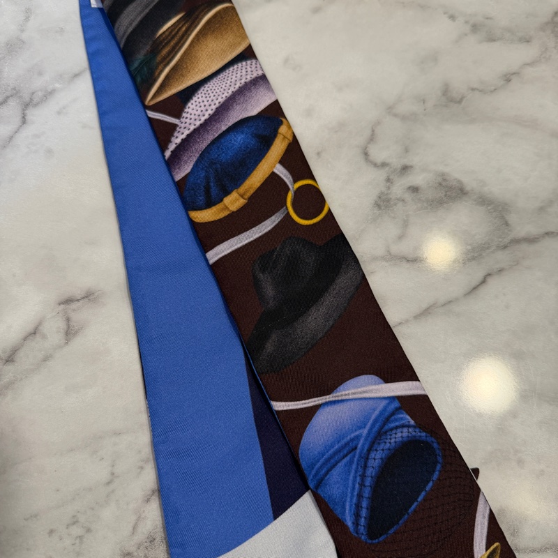 Dior 咖啡底各式帽子圖案拼深淺藍Twilly-4