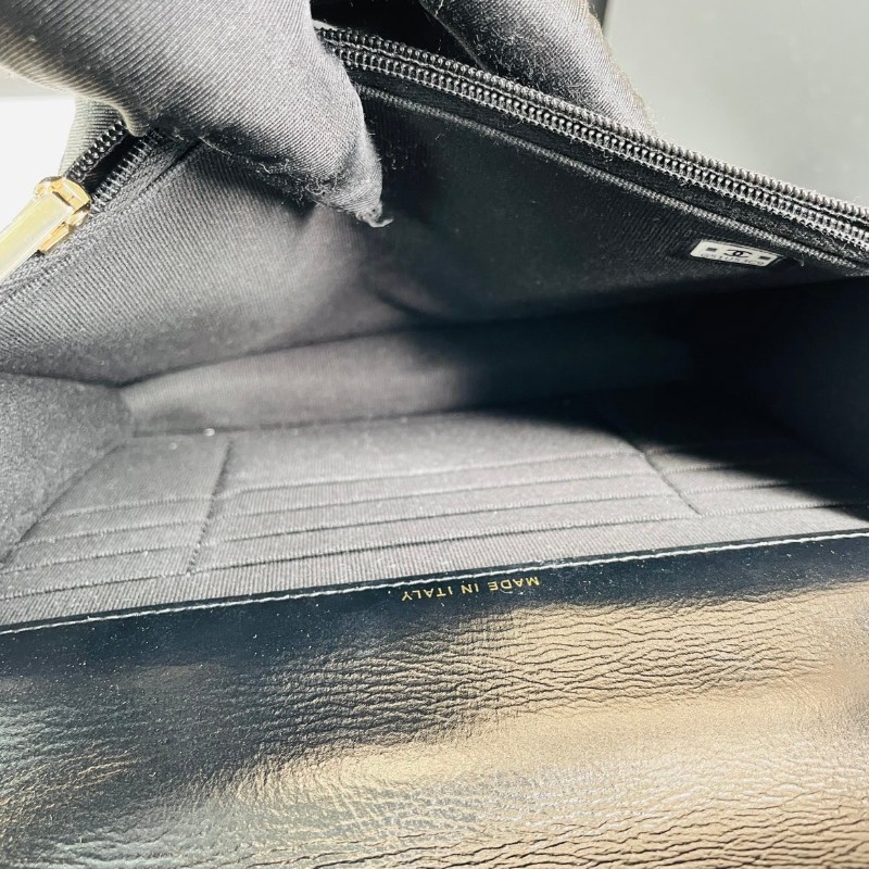 專櫃價7.8折！Chanel香奈兒  24P新款 黑金珍珠手柄 黑色油臘皮風琴包 小羊皮材質菱格紋  超美珍珠手柄 斜挎手提都很美-24