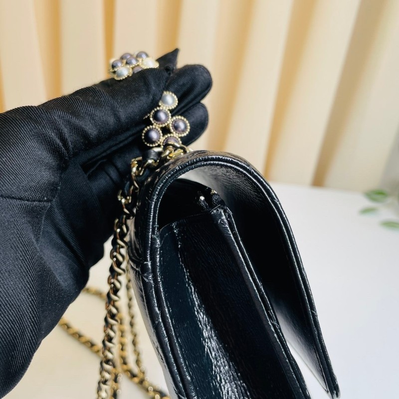 專櫃價7.8折！Chanel香奈兒  24P新款 黑金珍珠手柄 黑色油臘皮風琴包 小羊皮材質菱格紋  超美珍珠手柄 斜挎手提都很美-27