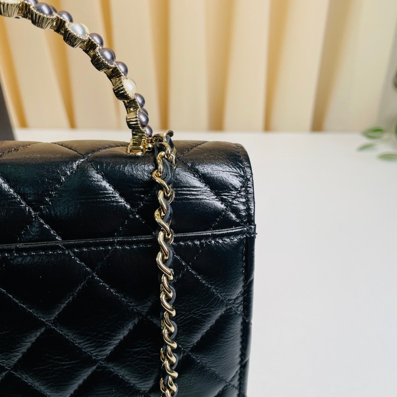 專櫃價7.8折！Chanel香奈兒  24P新款 黑金珍珠手柄 黑色油臘皮風琴包 小羊皮材質菱格紋  超美珍珠手柄 斜挎手提都很美-29