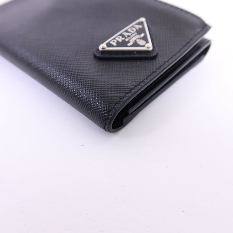 PRADA Saffiano皮革Trifold Wallet銀扣錢包-12