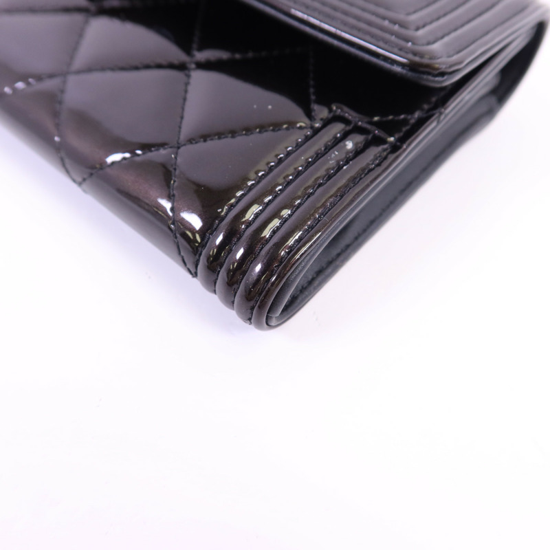 CHANEL 漆皮皮革Boy Long Wallet銀扣長錢包-10