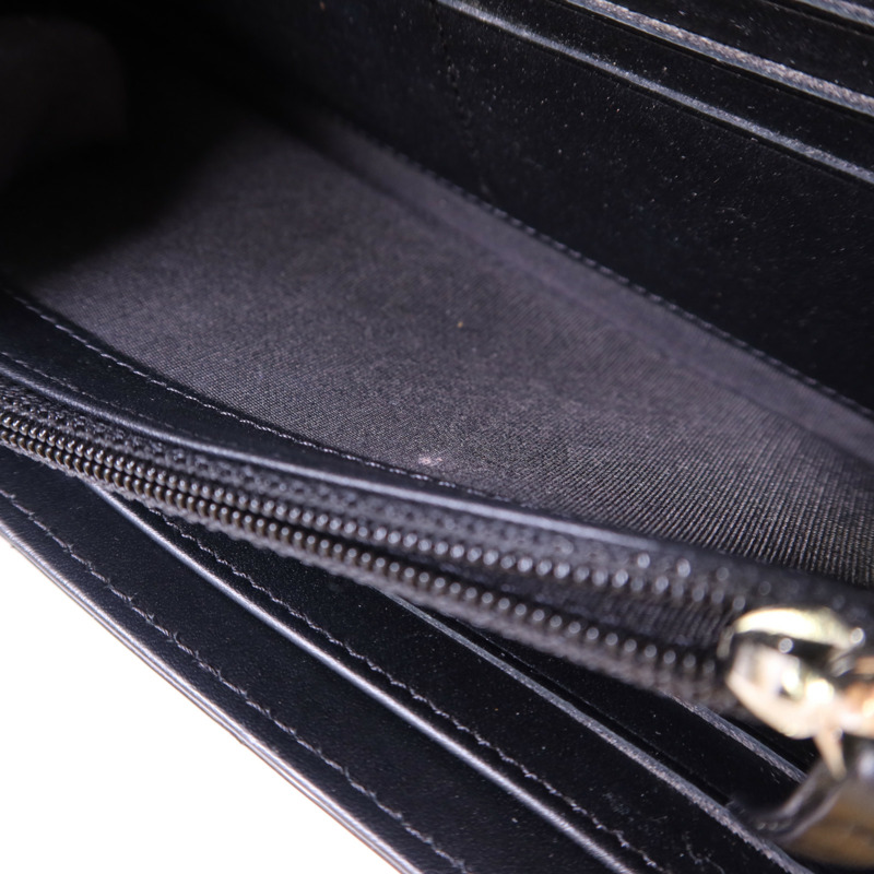 CHANEL 漆皮皮革Boy Long Wallet銀扣長錢包-18