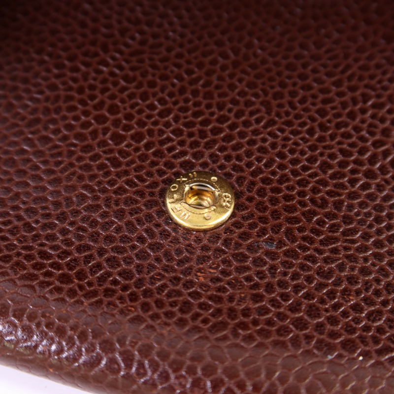 CHANEL 牛皮皮革Bifold Wallet金扣錢包-9